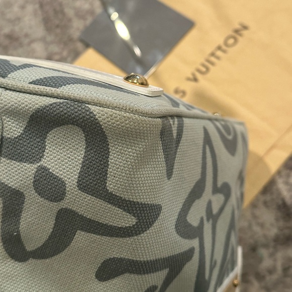 Preowned Louis Vuitton Tahitienne Limited Edition Tote - Picture 12 of 15